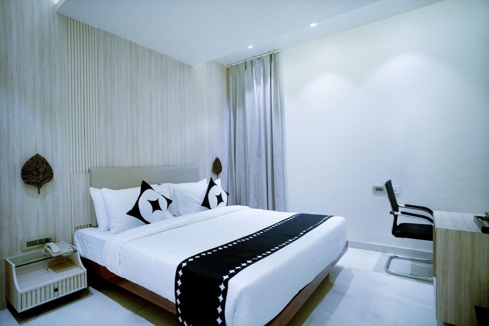club house hotel ayodhya