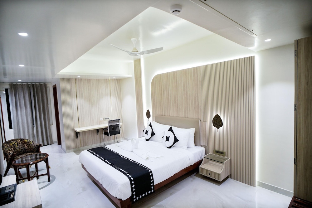 club house hotel ayodhya