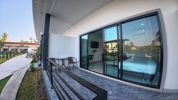 Hillside Premium Hotel,,2 star