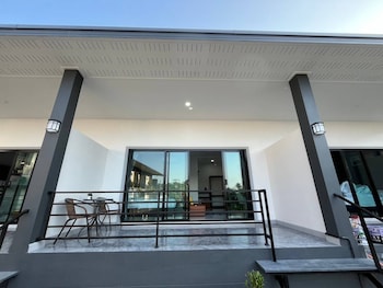 Hillside Premium Hotel,,2 star