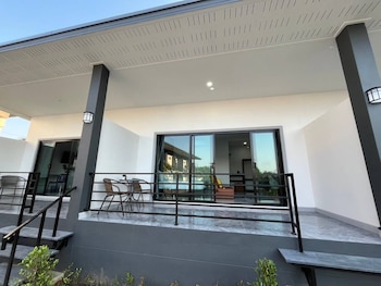 hillside premium hotel