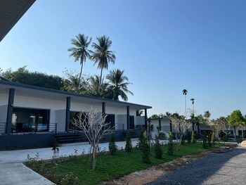 hillside premium hotel