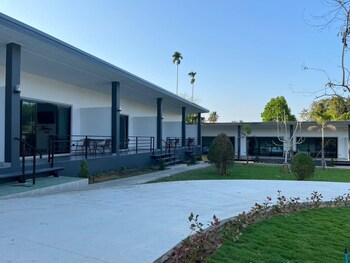 hillside premium hotel