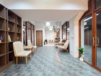 C You Home At Cnx,,4 star