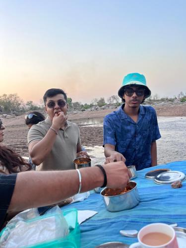 Home In The Jungle,,4 star