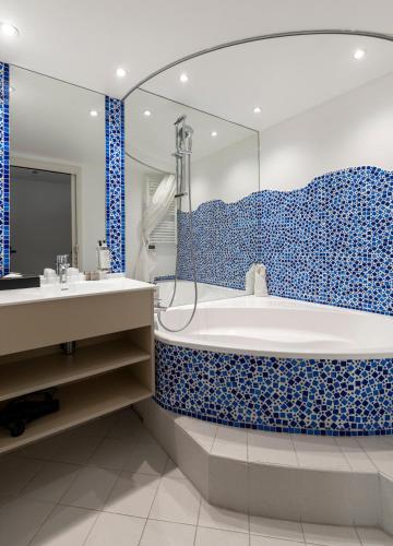 residence cap winston