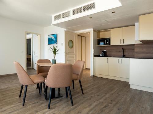 residence cap winston
