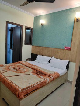 hotel shaurya