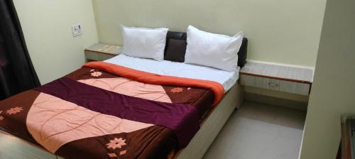 Hotel Shaurya,,3 star