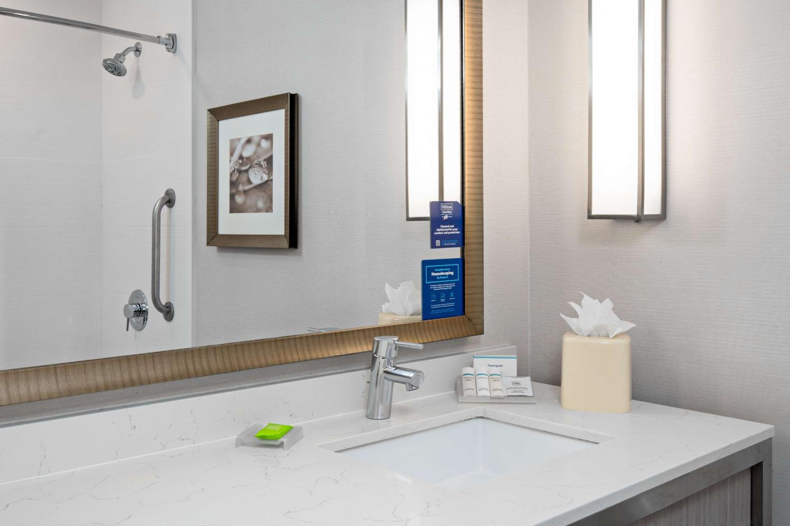 holiday inn express and suites bridgeport by ihg