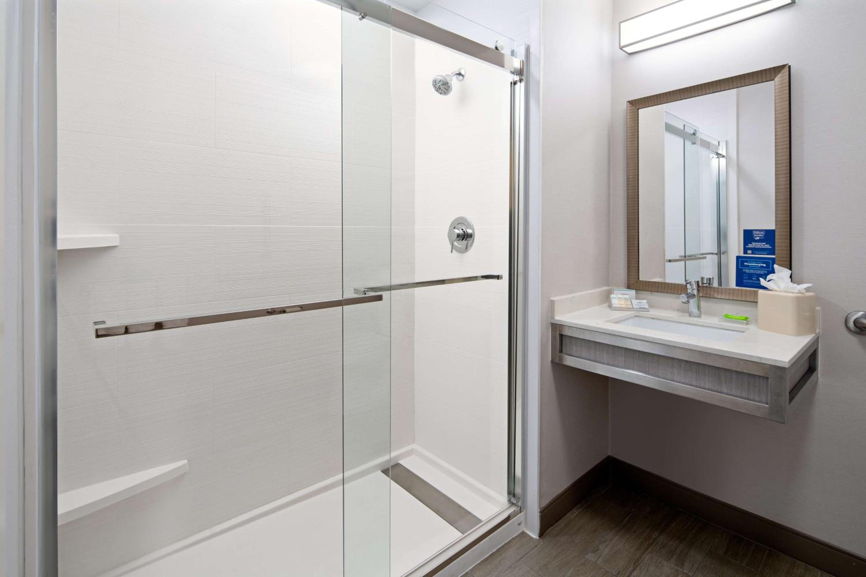 holiday inn express and suites bridgeport by ihg