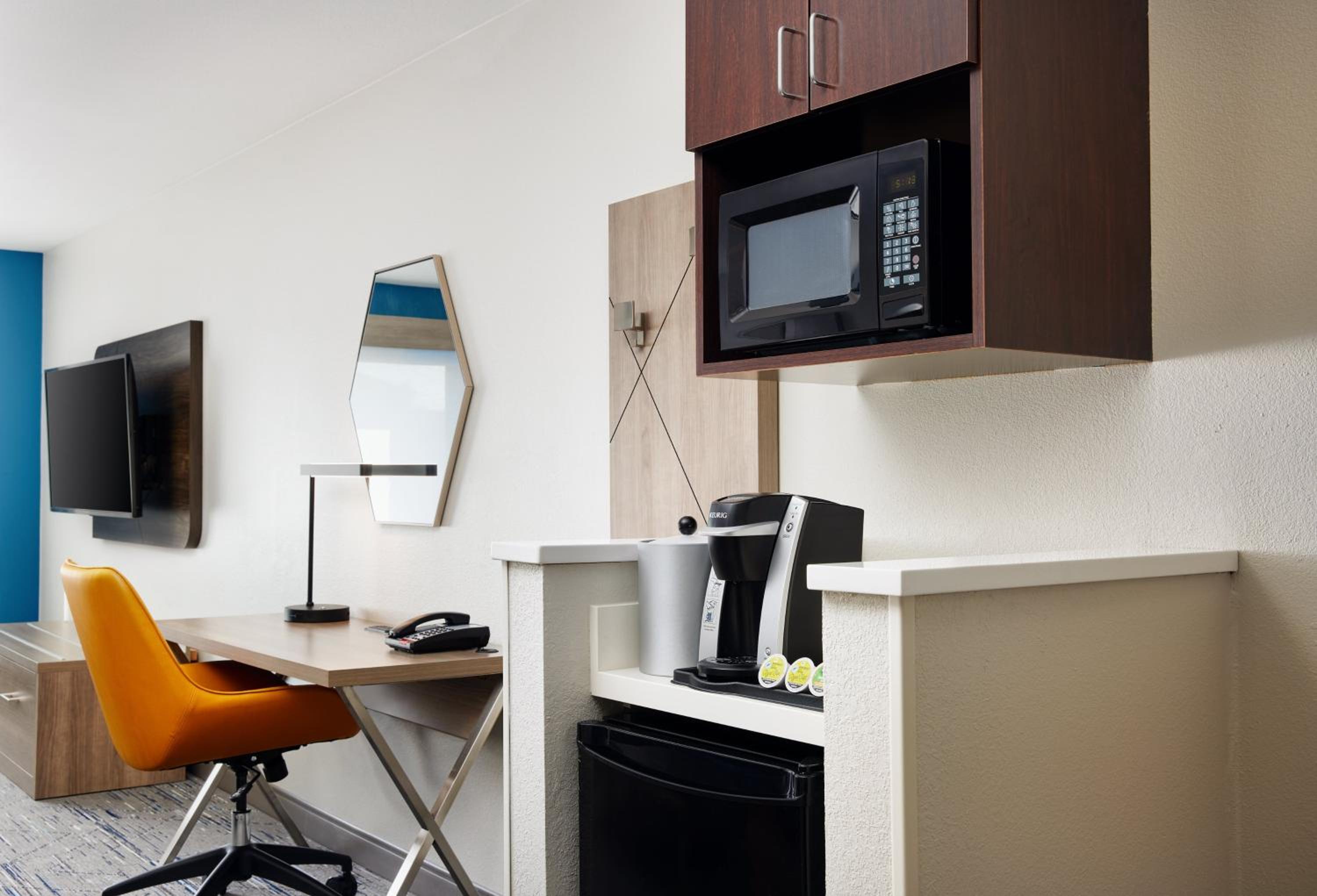 holiday inn express and suites bridgeport by ihg