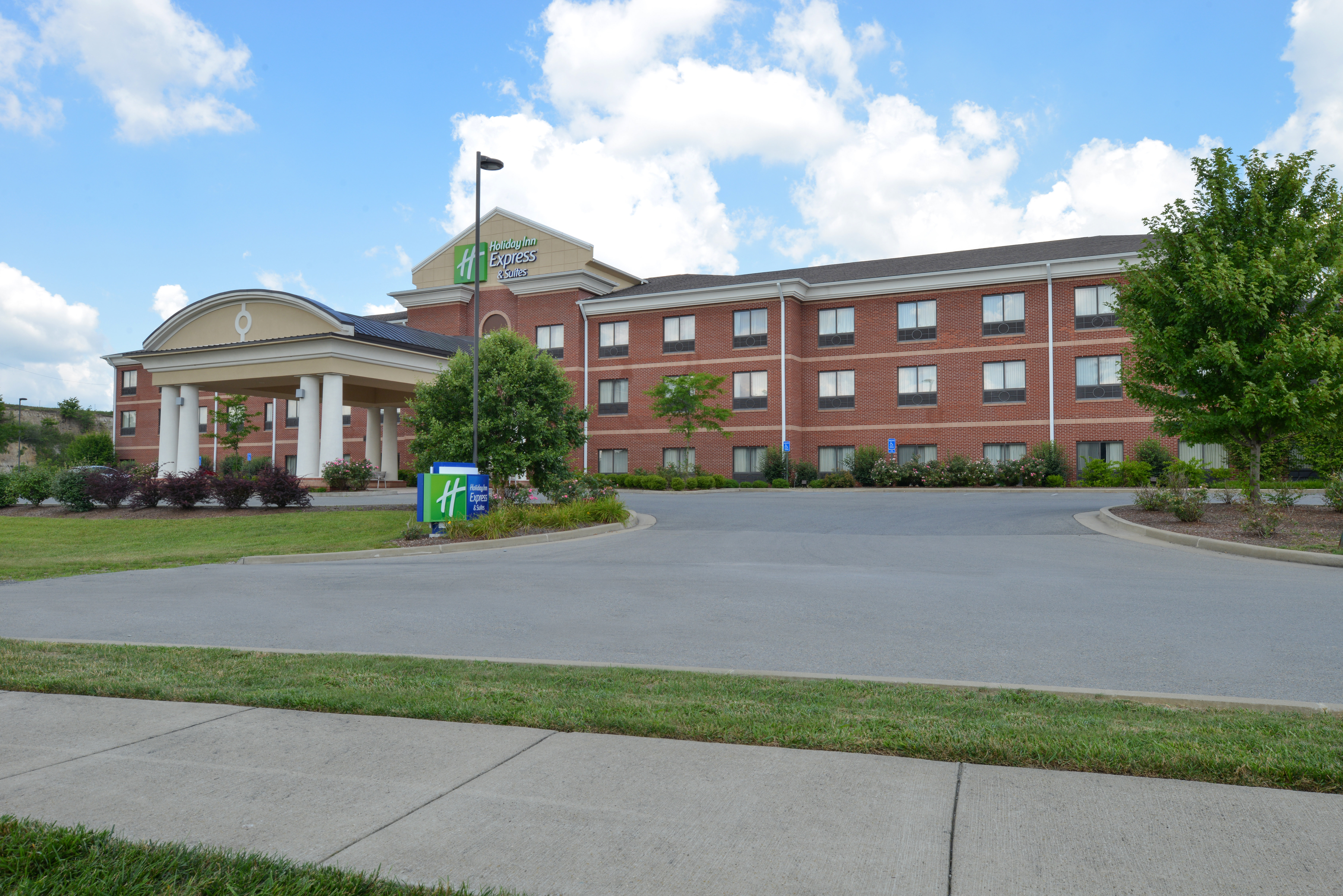 holiday inn express and suites bridgeport by ihg