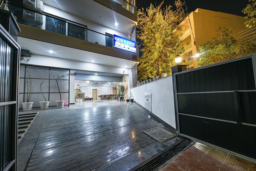 luxe 8 stayz