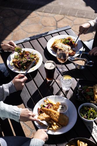 shoalhaven heads hotel