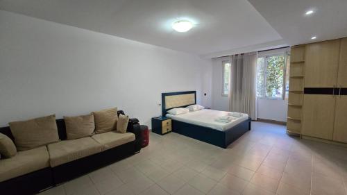 Tirent Apartment-Cozy 2-Bedroom Stay In Don Bosko,,2 star