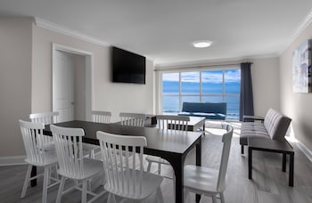 Ocean Escape Boardwalk Oceanfront,70 North Ocean Boulevard,2 star