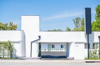 the leef hotel