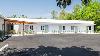 the leef hotel