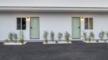 the leef hotel