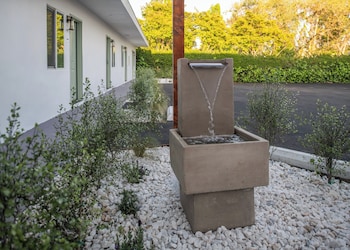the leef hotel