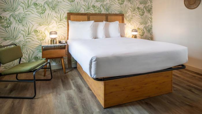the leef hotel