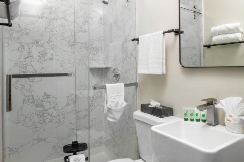 the leef hotel