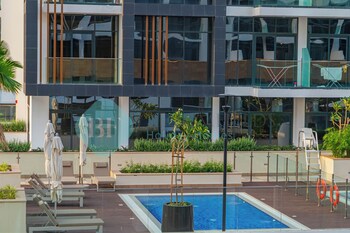 Bloomfields Cozy Stu Azizi Riviera,,0 star