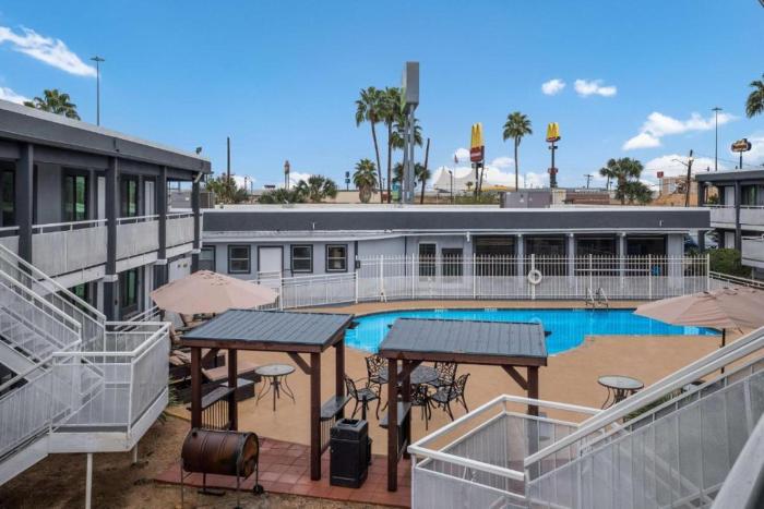 laredo hotel inn