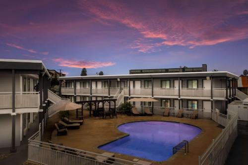 laredo hotel inn