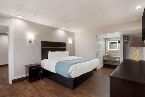 laredo hotel inn
