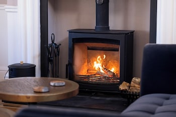 The Pavilion Bisley,,2 star