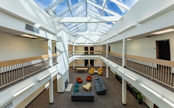 Brewster Hall,,2 star