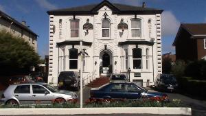 balmoral lodge hotel