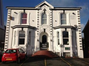 balmoral lodge hotel