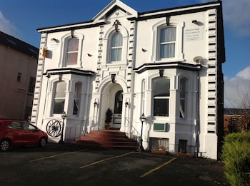 balmoral lodge hotel