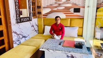 hotel manoram