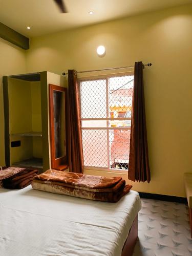 Hotel Manoram,,2 star