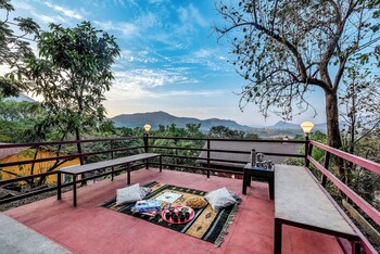 cosmicstays elysium farmhouse