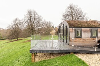 stunning ecoretreat pods in old chalford