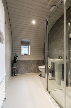 stunning ecoretreat pods in old chalford