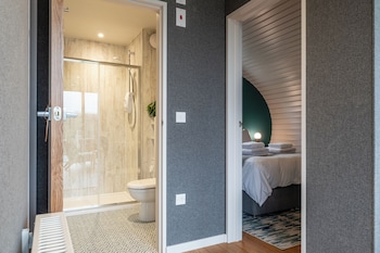 stunning ecoretreat pods in old chalford