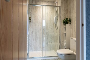 stunning ecoretreat pods in old chalford