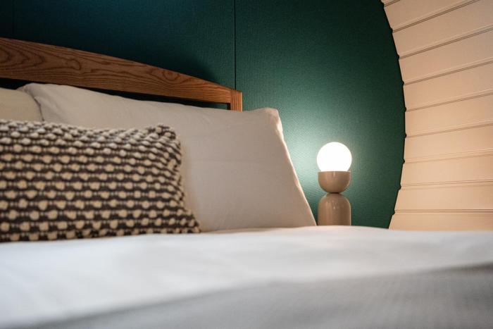 stunning ecoretreat pods in old chalford