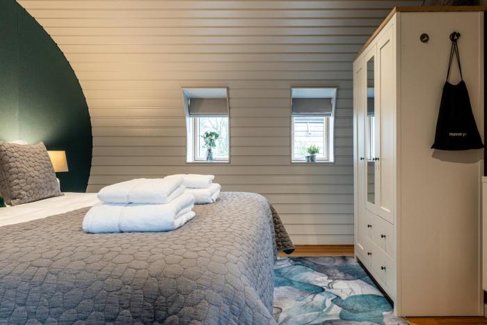 stunning ecoretreat pods in old chalford