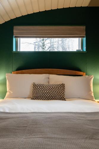 stunning ecoretreat pods in old chalford