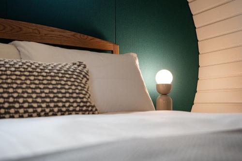 stunning ecoretreat pods in old chalford