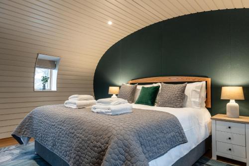 stunning ecoretreat pods in old chalford