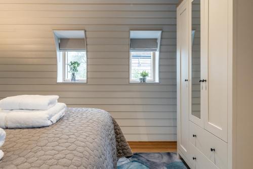 stunning ecoretreat pods in old chalford