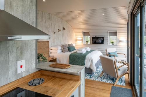 stunning ecoretreat pods in old chalford